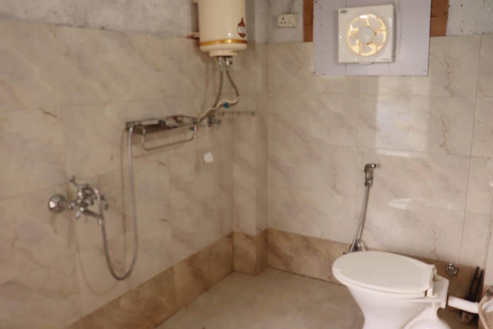 Single Room, Balcony, Mountain View | Bathroom | Slippers, towels, soap, toilet paper
