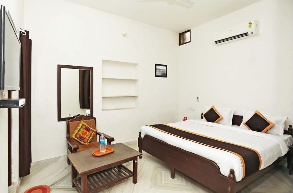 Deluxe Room | Desk, laptop workspace, free WiFi
