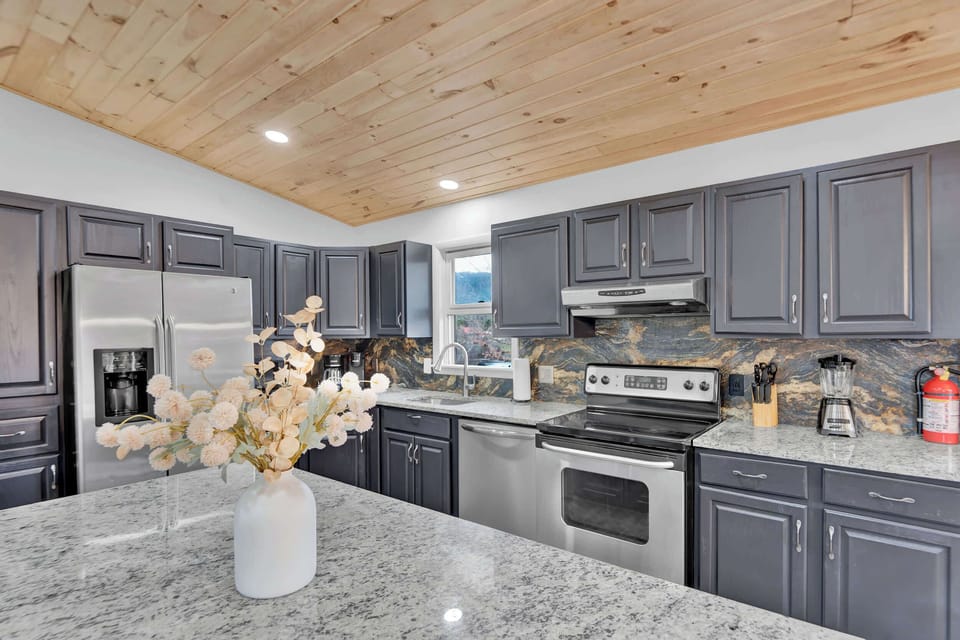 Modern Kitchen with Granite Counters and Stainless Appliances