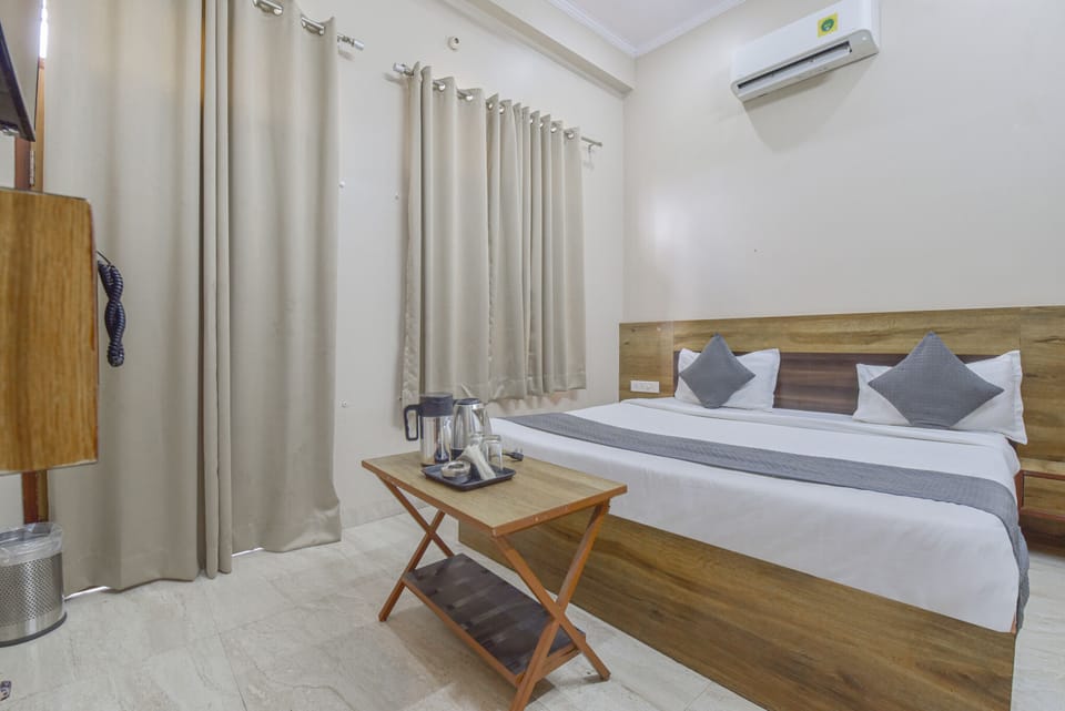 Deluxe Double Room, Balcony, Garden View | Soundproofing, iron/ironing board, free WiFi