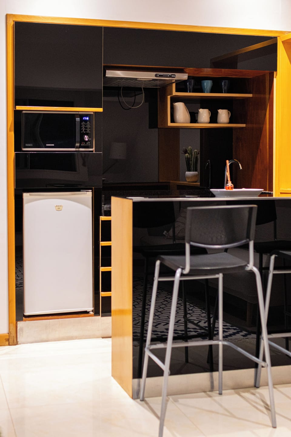 Family Studio Suite, City View | Private kitchen