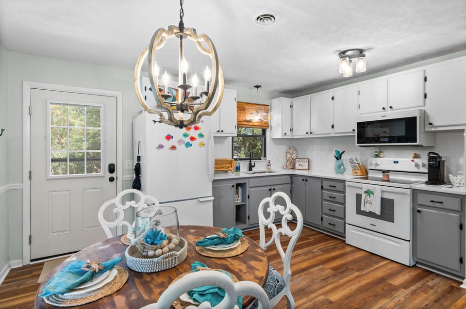 Open-Concept Coastal Kitchen & Dining