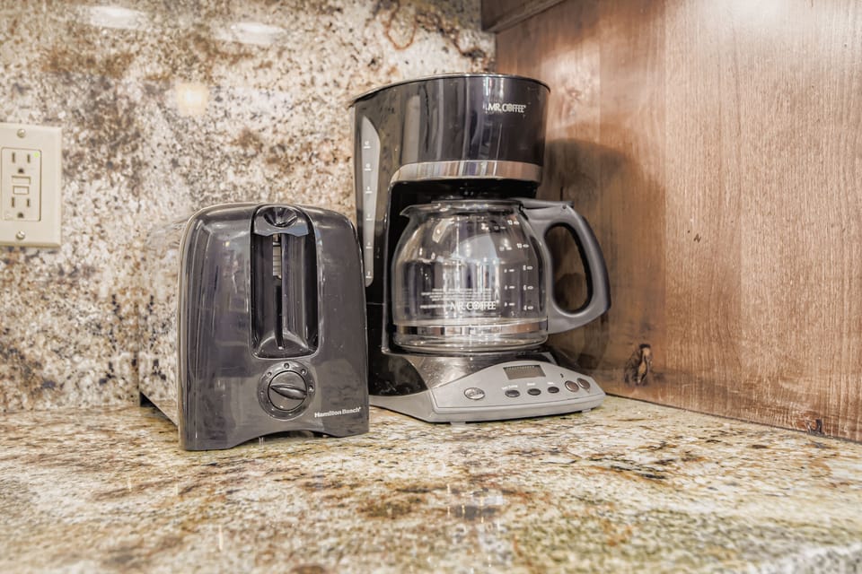 Condo, 2 Bedrooms | Coffee and/or coffee maker