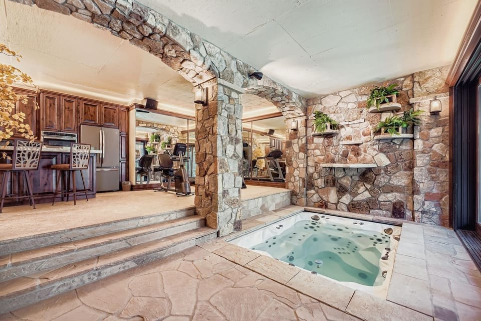 House, 6 Bedrooms | Interior
