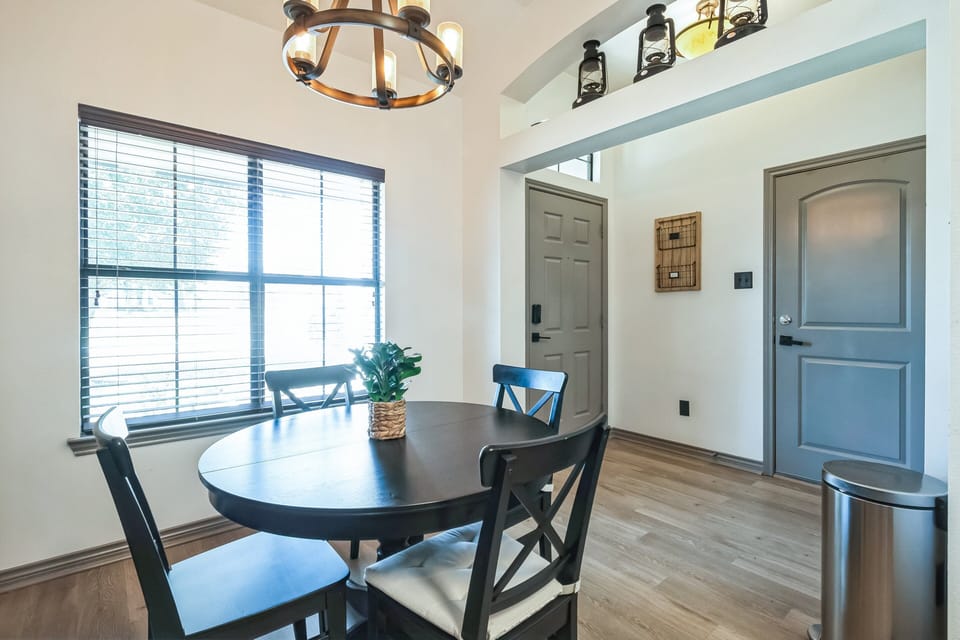 House, 3 Bedrooms | Dining