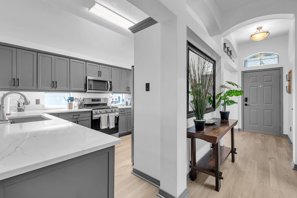 House, 3 Bedrooms | Private kitchen | Fridge, oven, coffee/tea maker