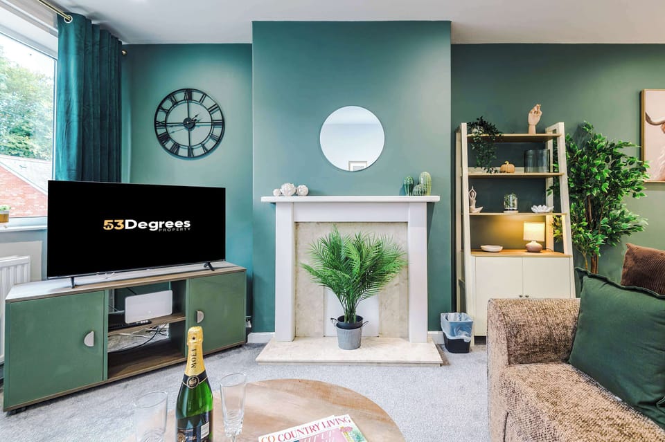 Enjoy a bright and generously sized living area, perfect for families to relax, play, and spend quality time together.