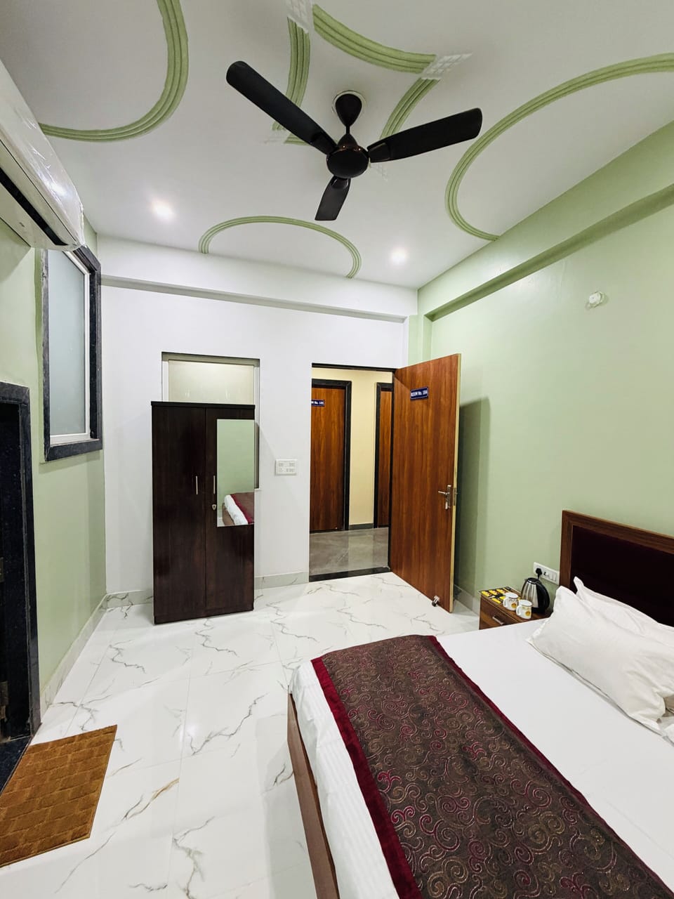 Deluxe Double Room | Free WiFi