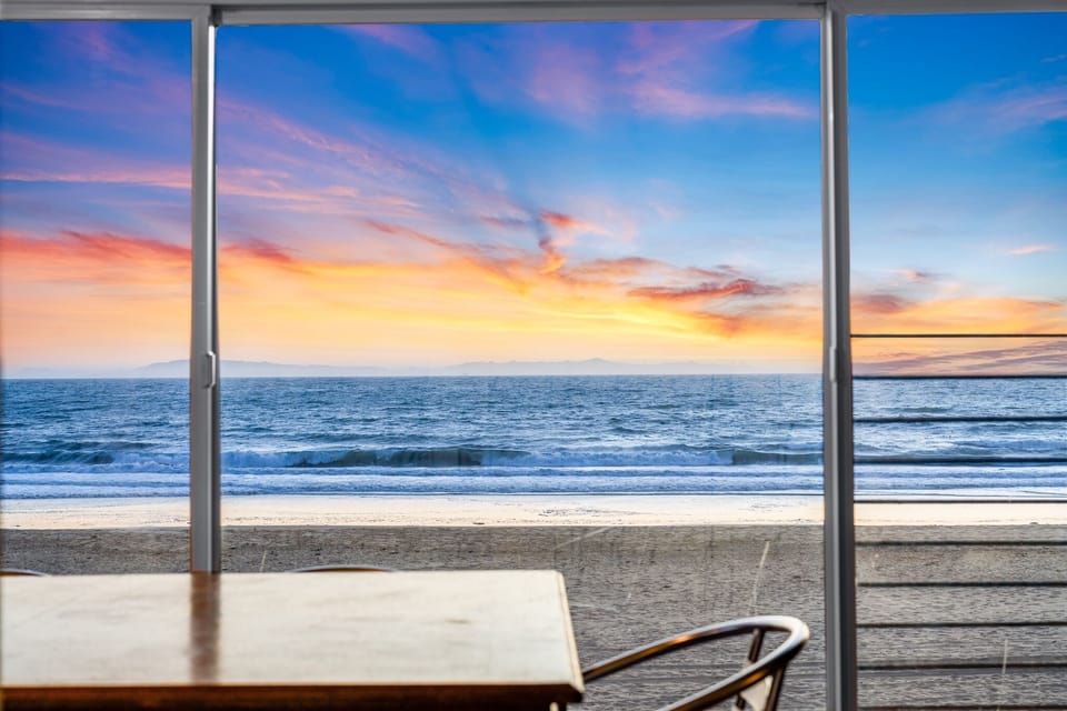 Sunset serenity, right at your table!