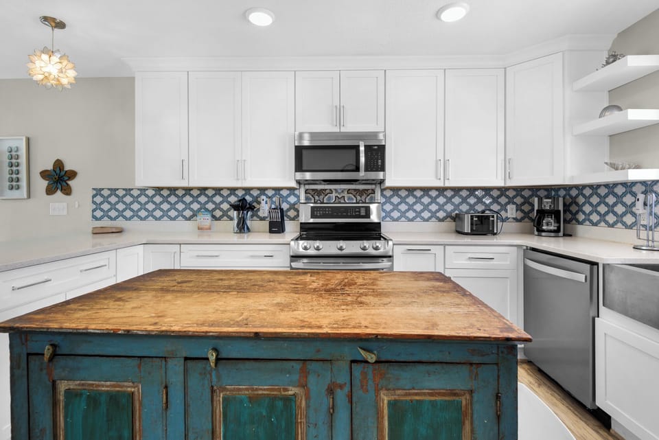 Full kitchen