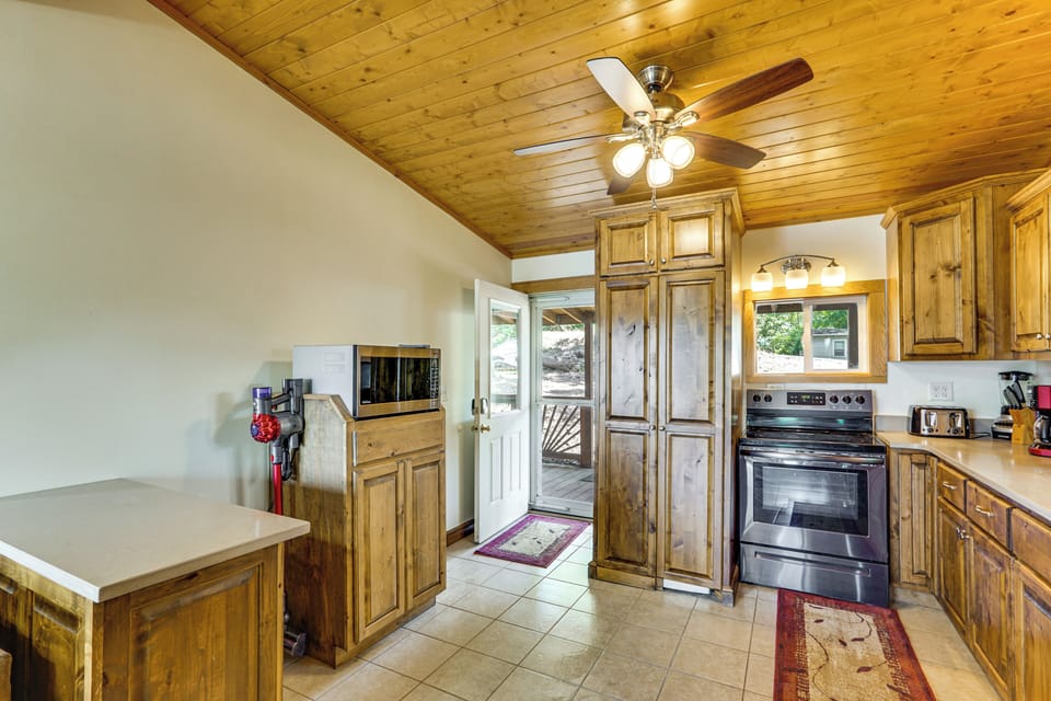 House (2 Bedrooms) | Interior
