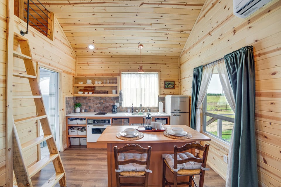 House (2 Bedrooms) | Interior