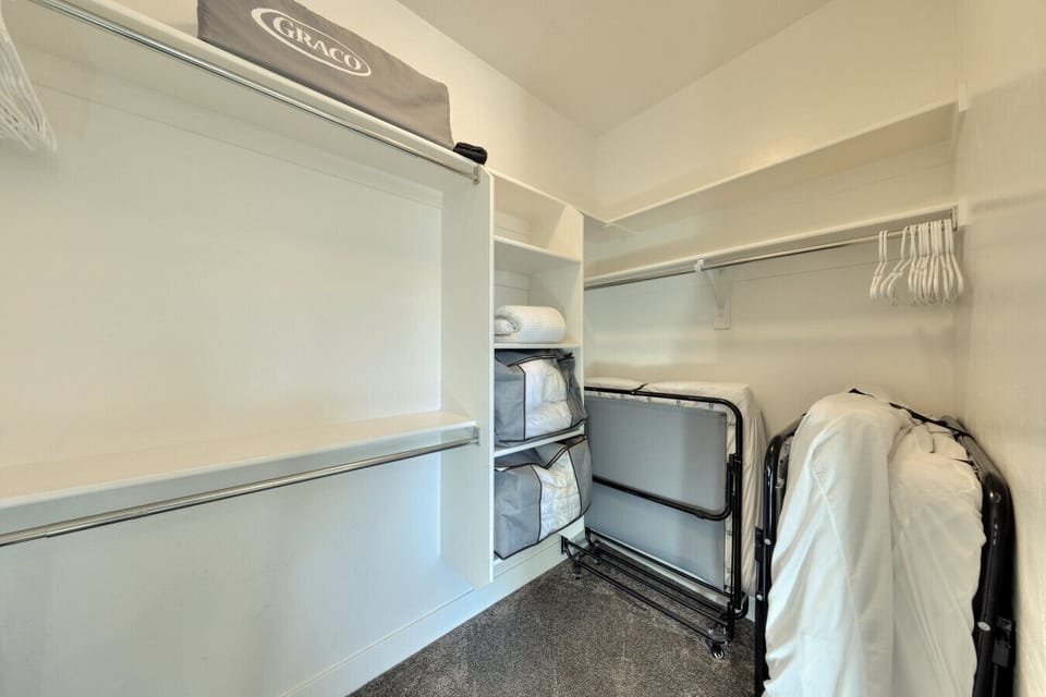 Downtown Moab condo with walk-in closet and shelving