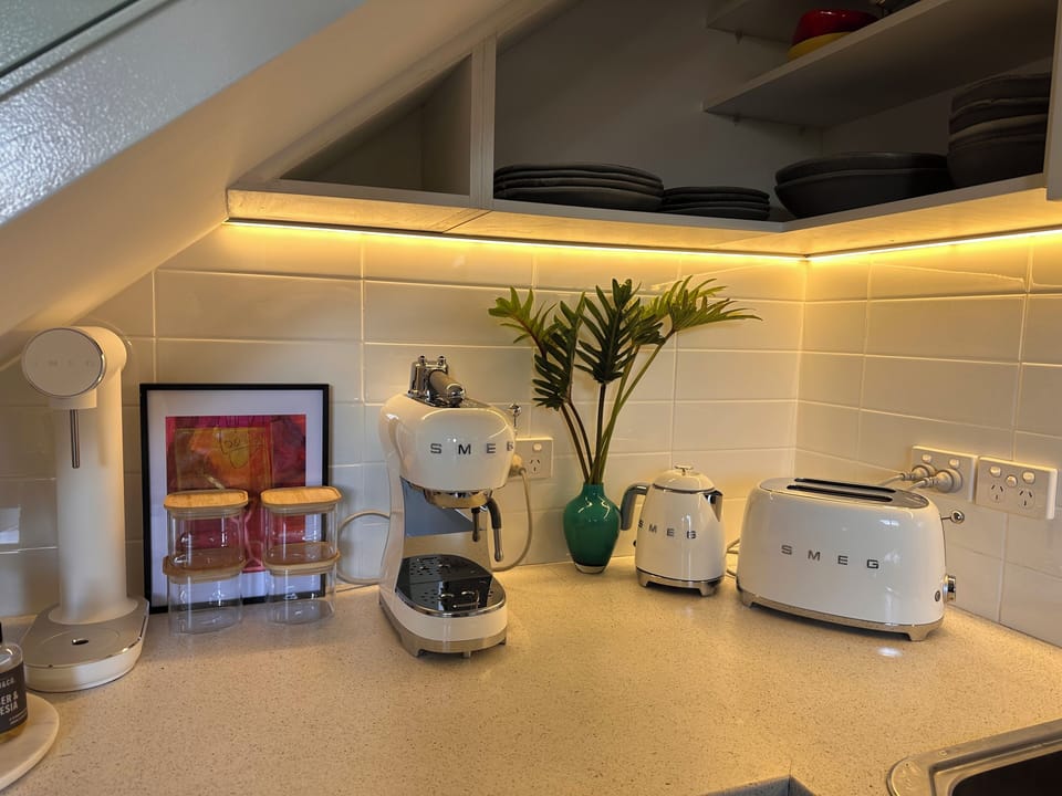 Brand new SMEG appliances: Espresso machine, kettle, toaster, soda stream