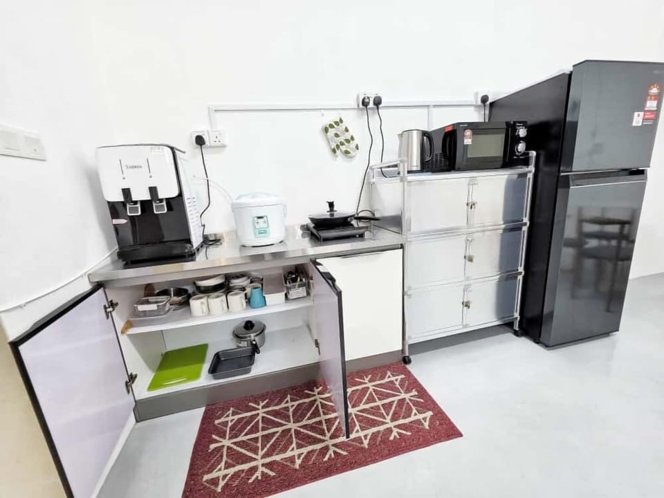 Room, City View | Private kitchen | Electric kettle