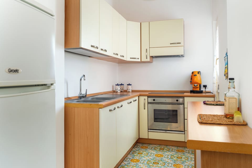 Superior Duplex, Partial Sea View | Private kitchen | Fridge, microwave, oven, stovetop