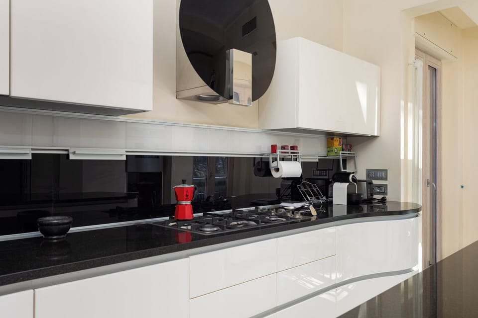 Exclusive Apartment, Balcony, City View | Private kitchen | Fridge, microwave, oven, stovetop