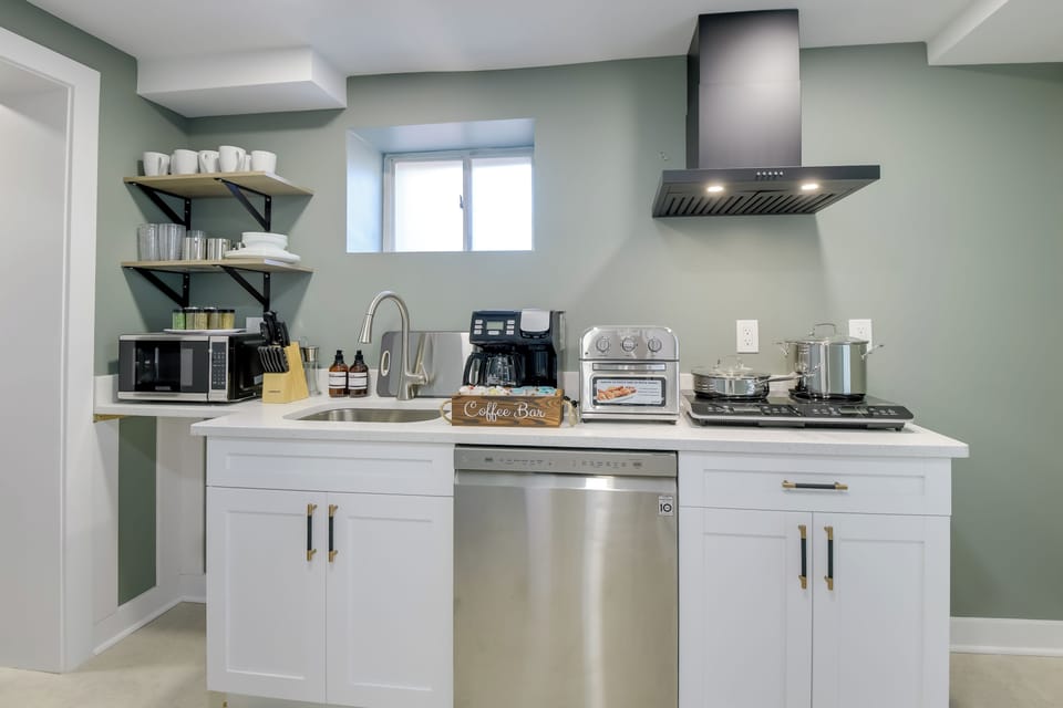 Kitchenette | Drip/Keurig Coffee Maker | Air Fryer | Spices