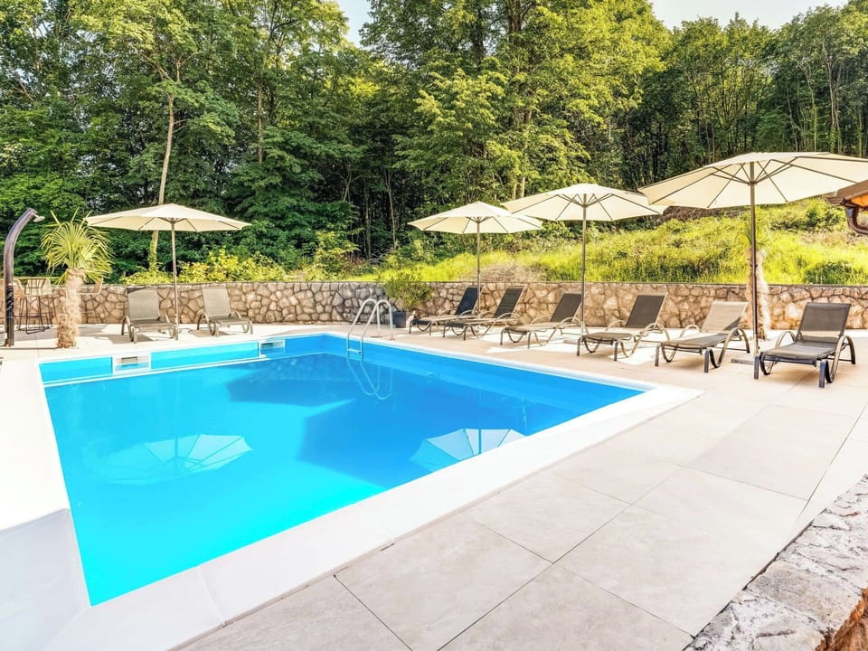 Swimming Pool, Resort, Outdoor Furniture, Eco Hotel, Leisure, Umbrella, Sunlounger, Garden, Chair, Landscaping