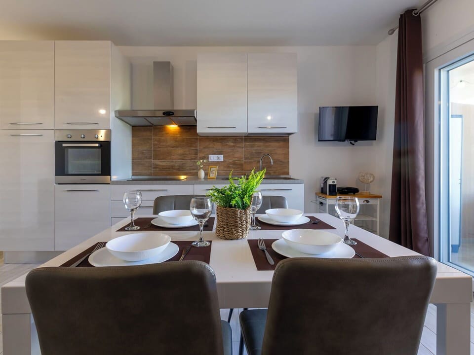 Apartment, Hotel