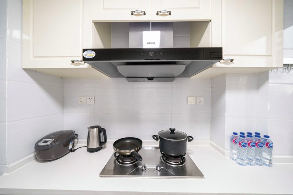 Superior Apartment, 4 Bedrooms, City View | Private kitchen