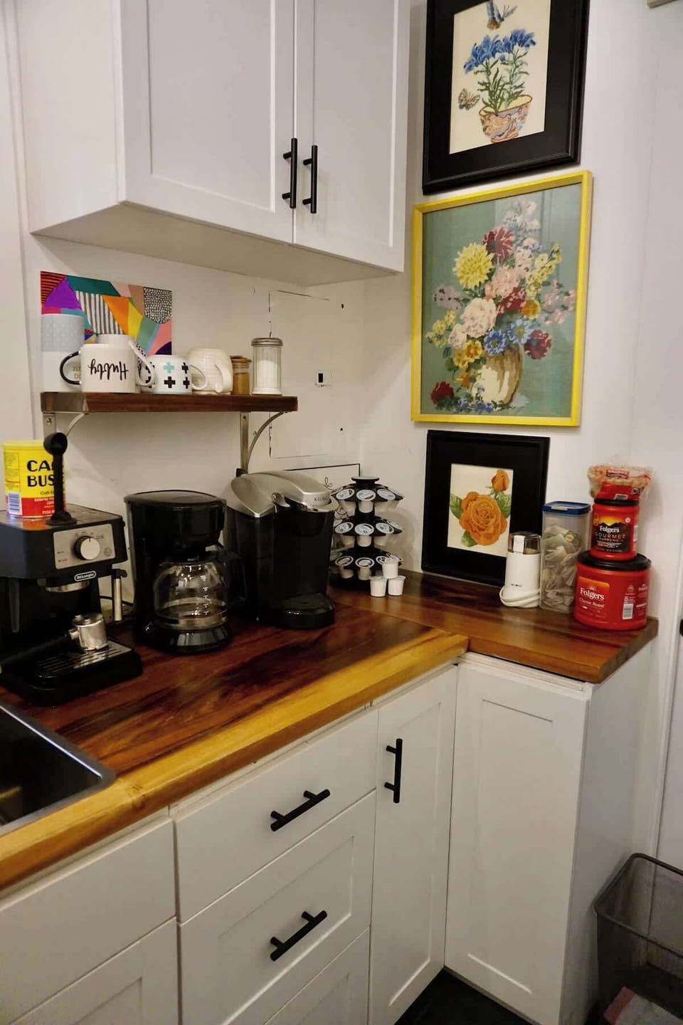 For our coffee enthusiasts, you can find this deluxe in the laundry room, next to the dining area.