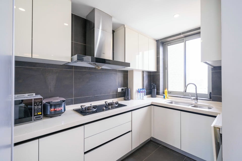 Superior Apartment, 3 Bedrooms, City View | Private kitchen