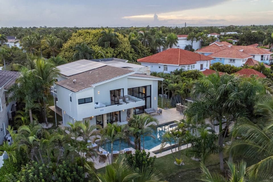 Villa Cheryl: Aerial view of the property