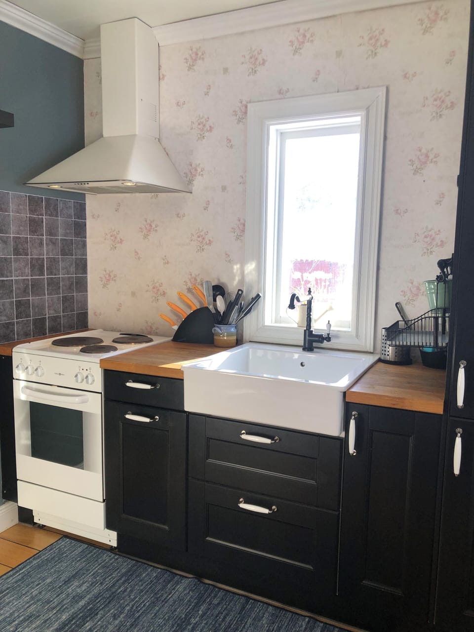 Comfort Villa, Lanai, Garden View | Private kitchen | Coffee/tea maker, electric kettle