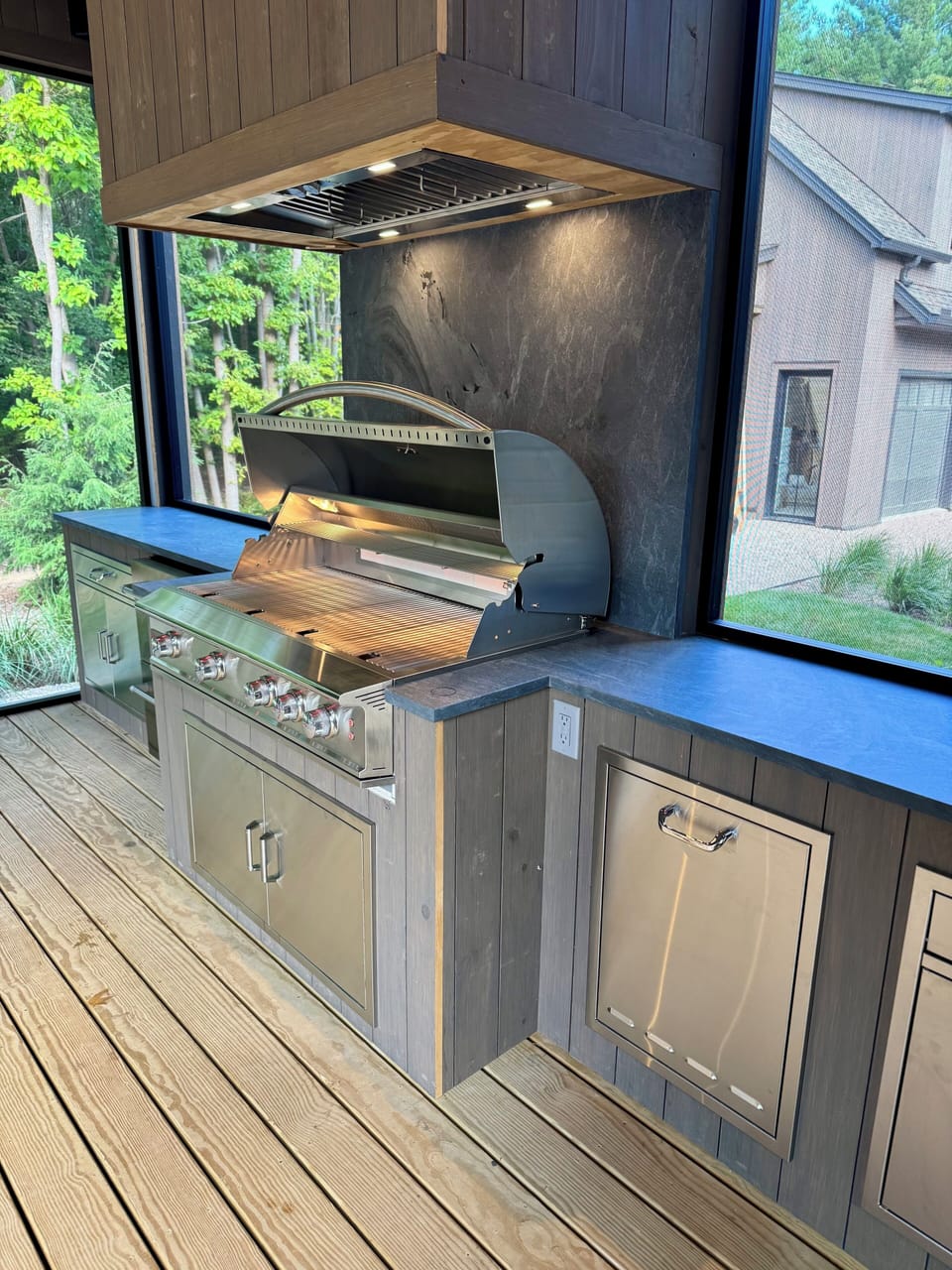 Outdooe Kitchen
