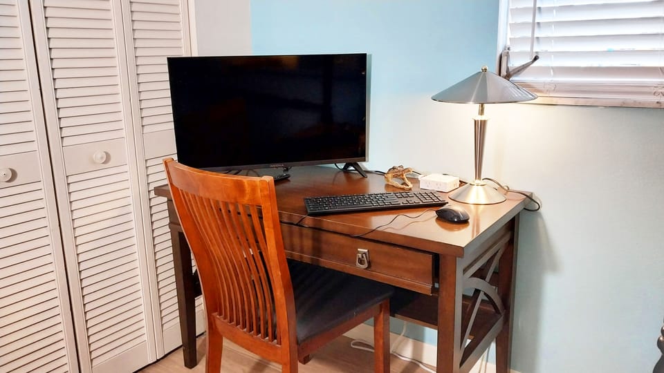 Second bedroom has a remote office space. High speed Fiber optic Wifi. The TV