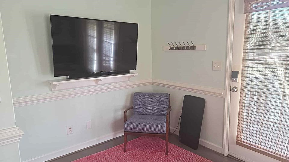 Living Area, Front Entry