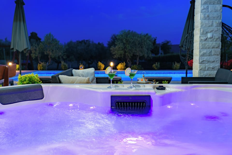 Jacuzzi and pool