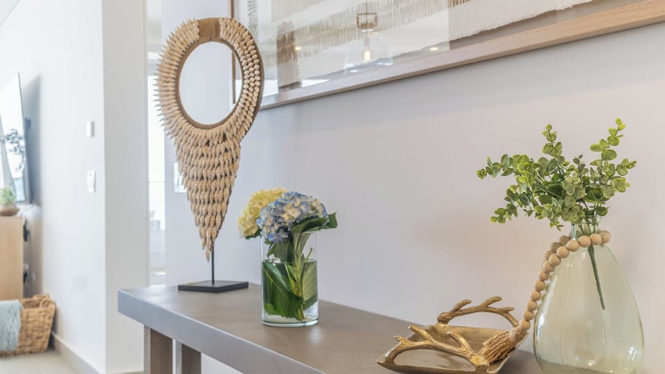 Condo, Multiple Beds, Balcony, Ocean View (Encantame Towers Viento 1905) | Interior