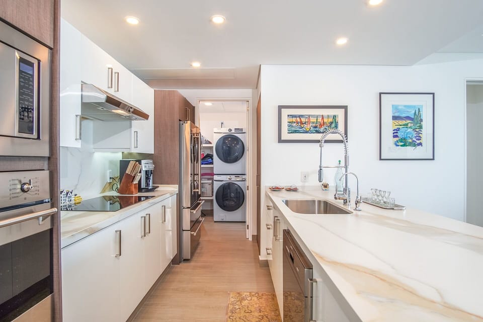 Condo, Multiple Beds, Balcony, Ocean View (Encantame Towers Velero 1502) | Laundry