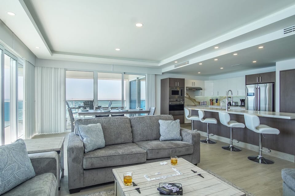 Condo, Multiple Beds, Balcony, Ocean View (Encantame Towers Velero 1801) | Interior
