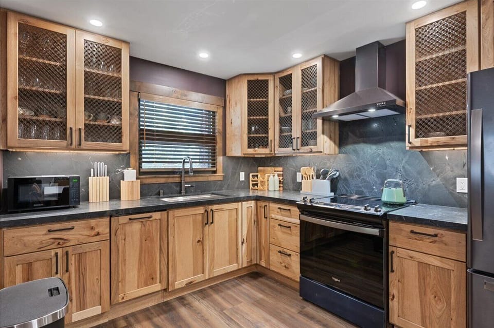 Fully equipped kitchen with anything you need to cook up delicious meals. 