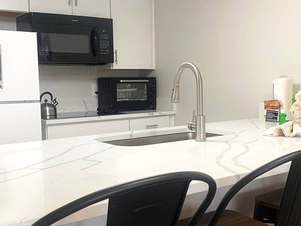 Full Size Kitchen - Sea World Orlando Apartments - Minutes from parks