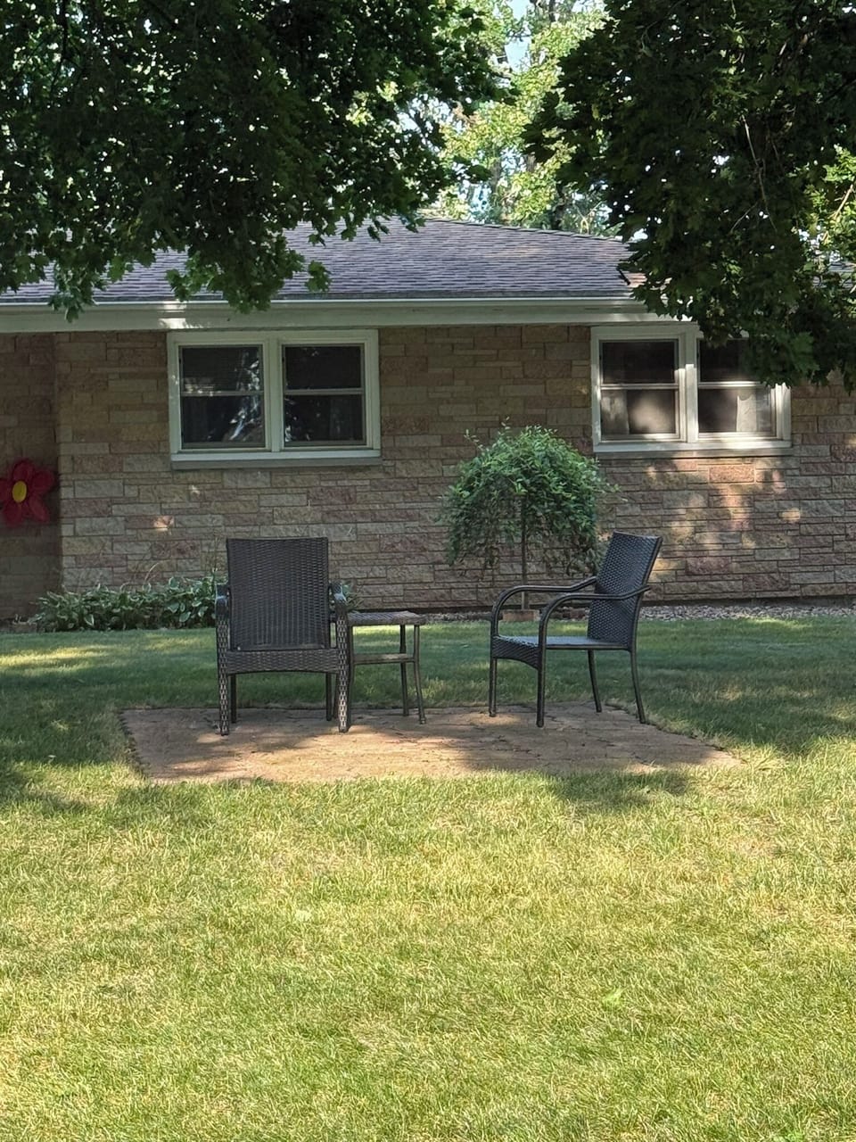 Front yard sitting area