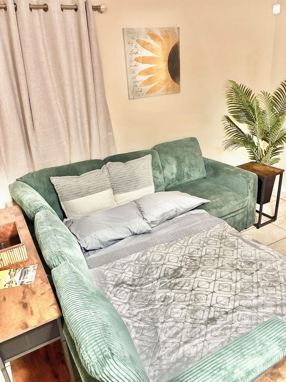 Sofa converts to extra bed