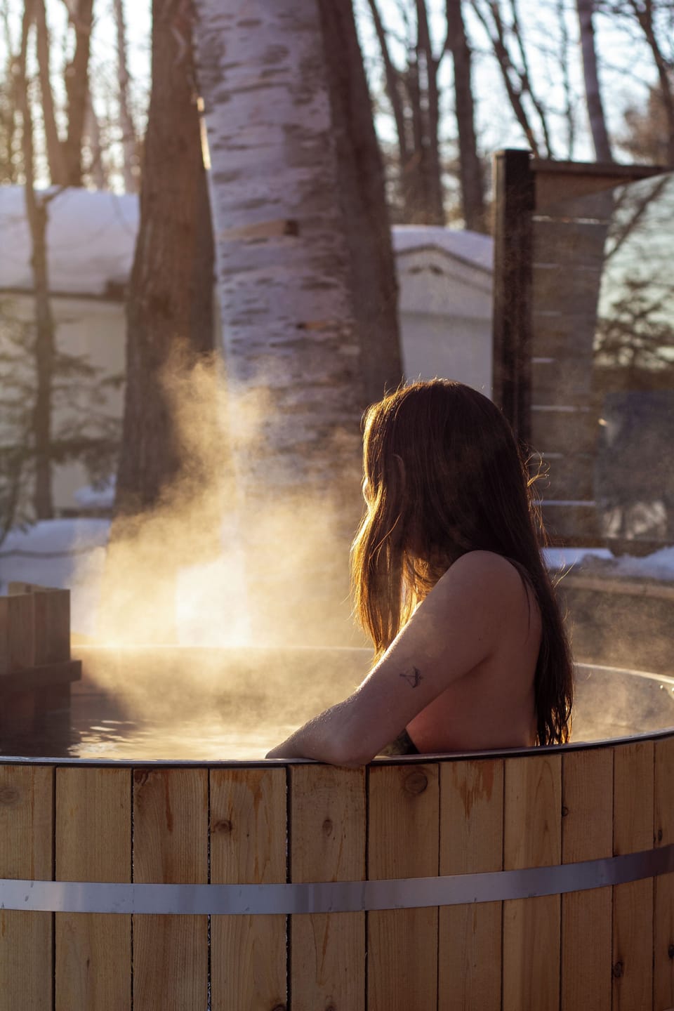 Outdoor spa tub