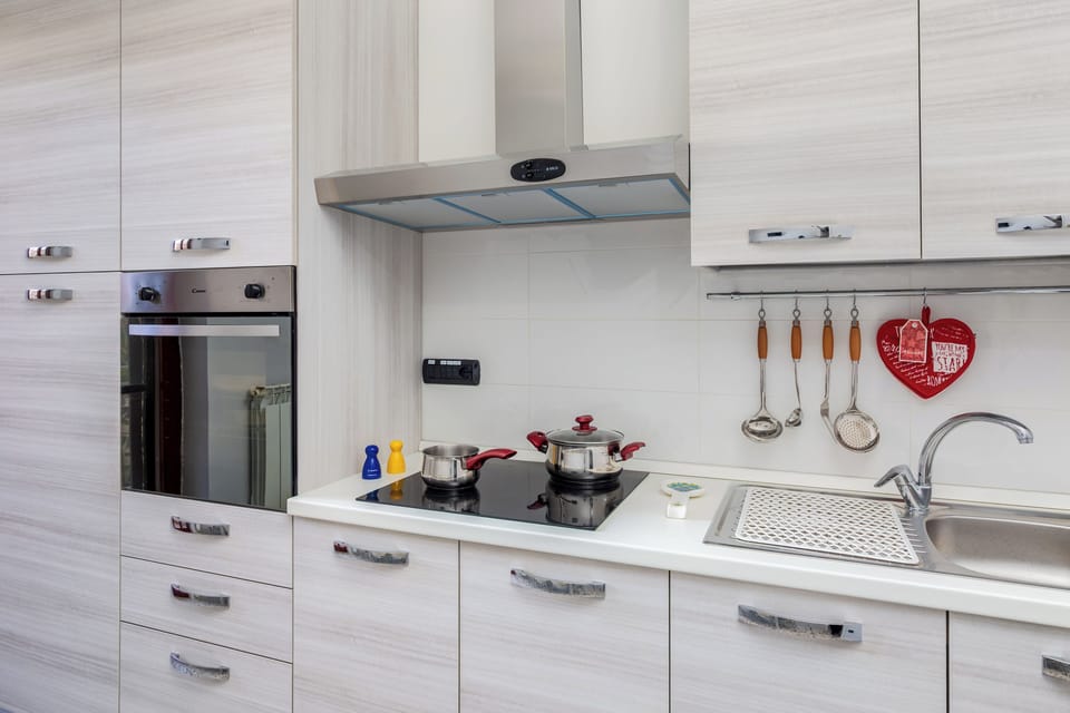 Comfort Apartment, Balcony, City View | Private kitchen | Fridge, oven, stovetop, espresso maker