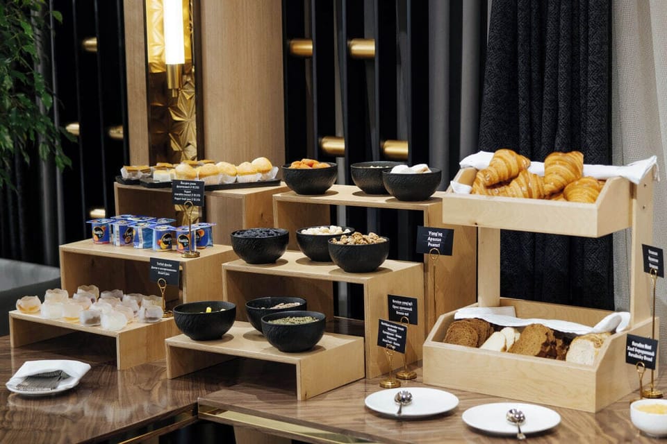 Daily buffet breakfast for a fee