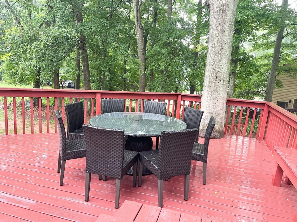 Outdoor dining that comfortably seats six.