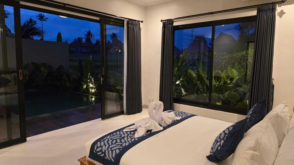 In-room safe, desk, blackout drapes, soundproofing