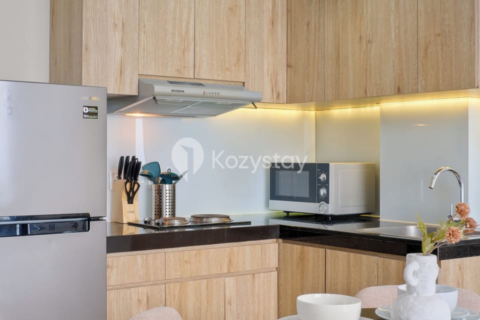 Apartment, 3 Bedrooms, City View | Private kitchen | Full-size fridge, microwave, stovetop, rice cooker