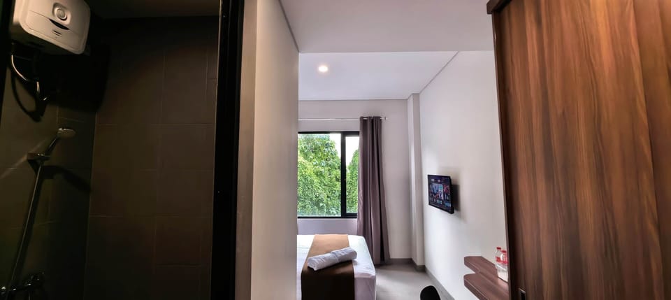 Standard Double Room | Desk, laptop workspace, free WiFi, bed sheets