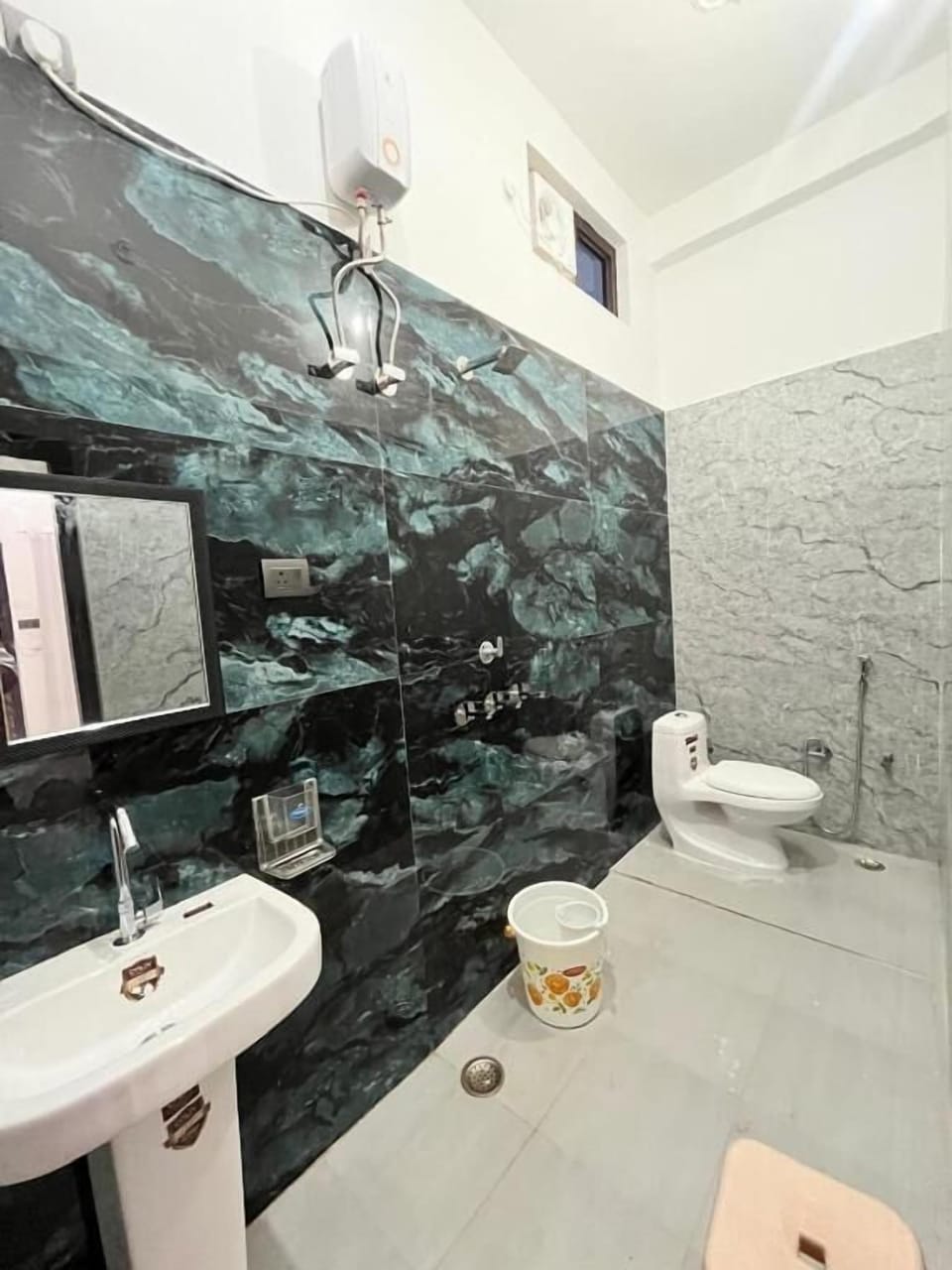 Superior Double Room, Balcony, Courtyard View | Bathroom | Bathrobes