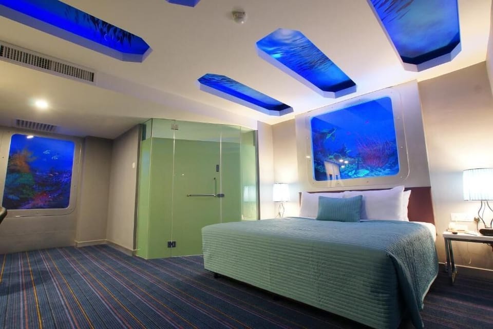 Premier Room | Desk, iron/ironing board, free WiFi