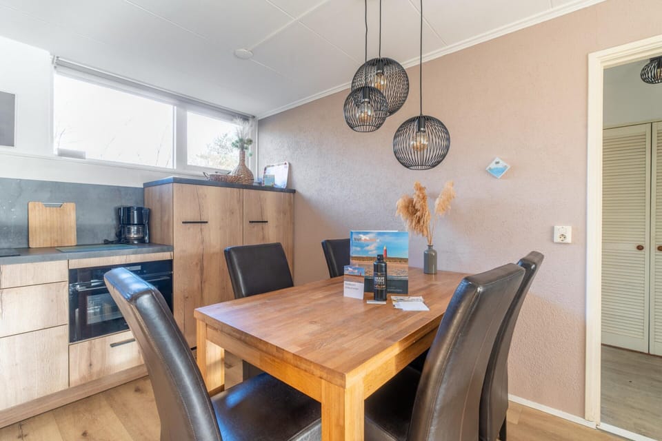 Bungalow | Dining